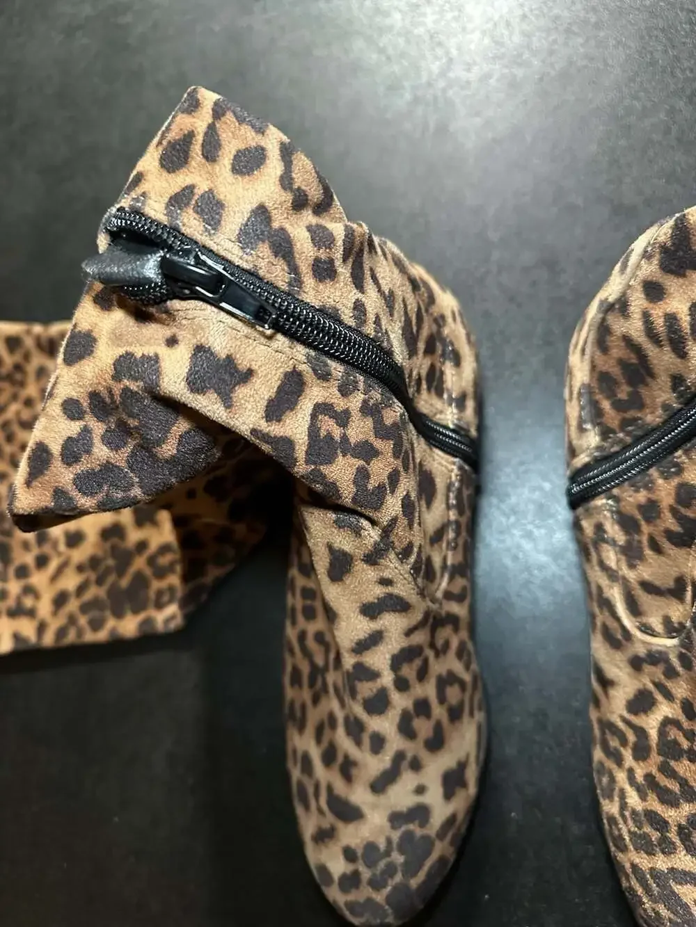 Buckle leopard print